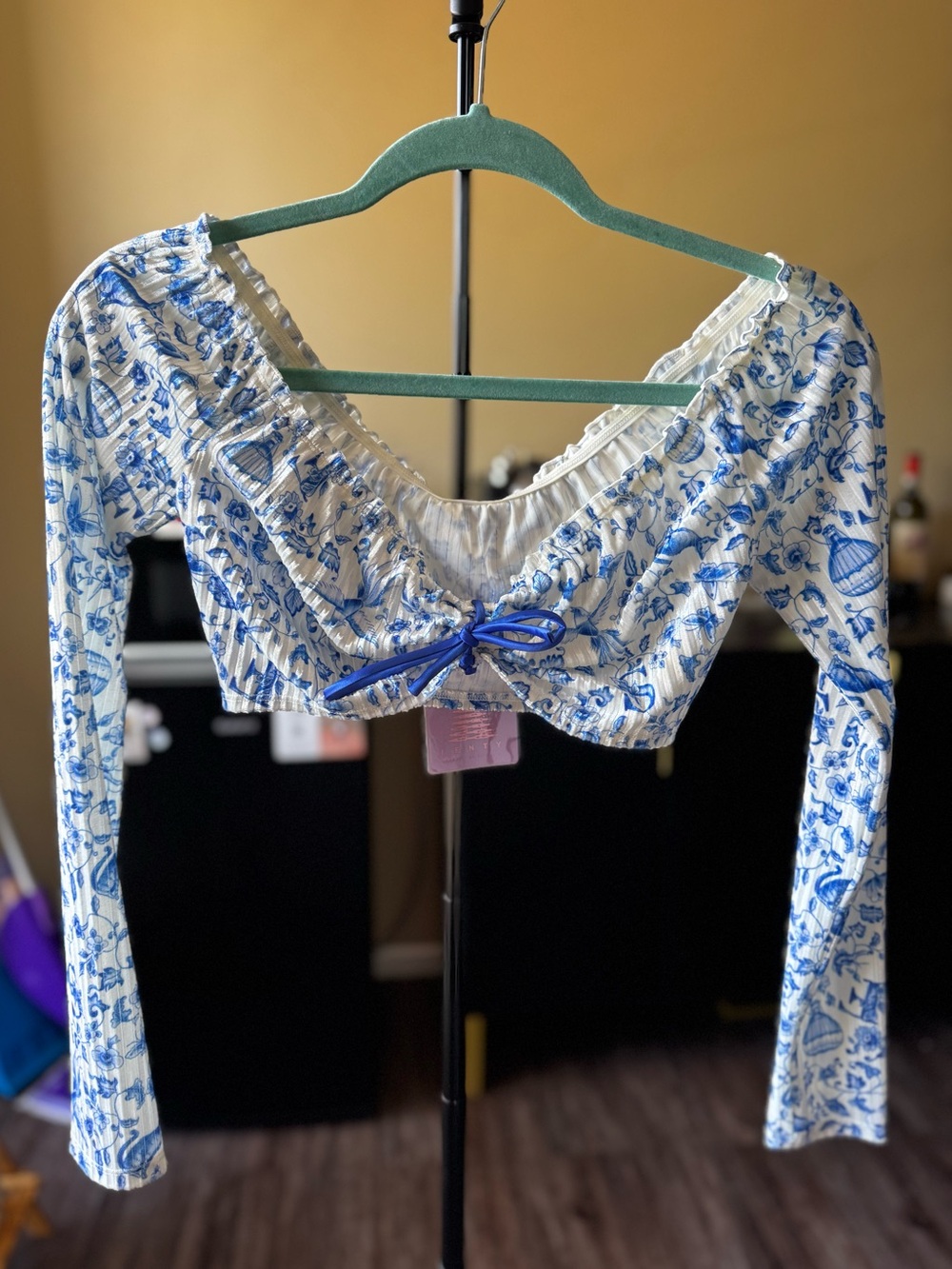 Savage X Fenty Blue & White Floral Long Sleeve Cropped Top